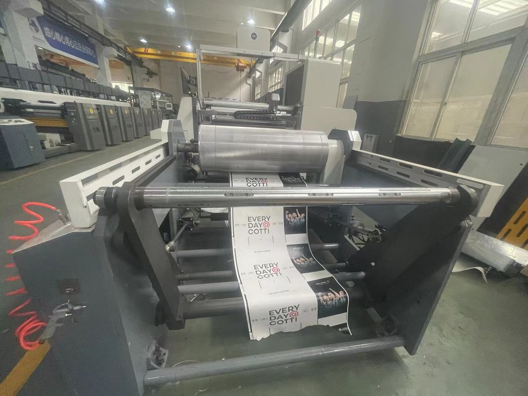 Μηχανή εκτύπωσης Flexo με αυτόματη φόρτωση και εκφόρτωση