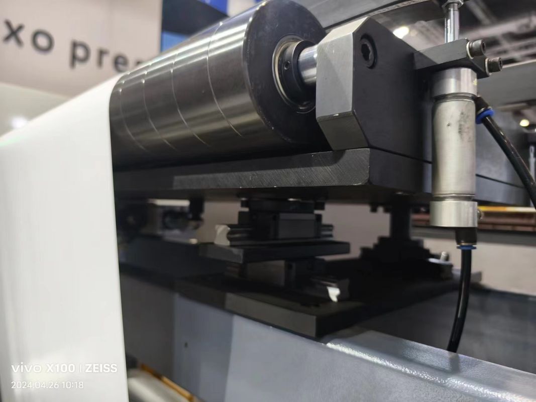 Μηχανή εκτύπωσης Flexo με αυτόματο μαγνητικό ρυθμιστή φρένων σκόνης Μηχανική ταχύτητα 300m/min