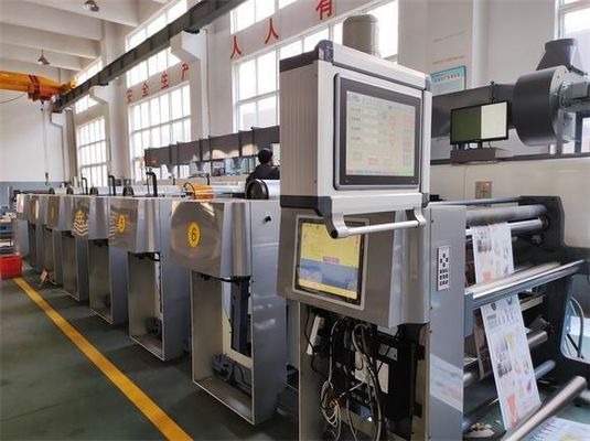 4 χρώματα Flexo κυματοειδής χαρτόνι πλήρης αυτόματης εκτύπωσης